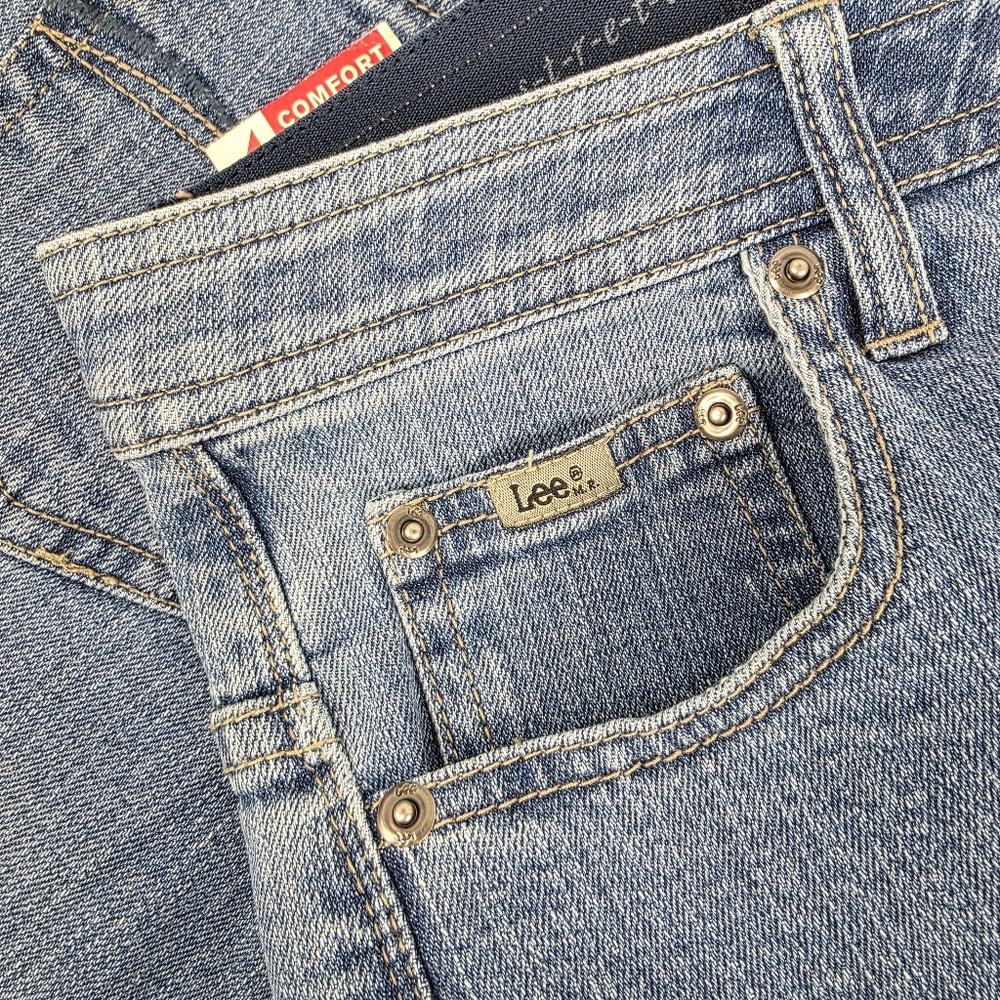 Lee Comfort Waistband Straight Leg Jeans - Picture 6 of 15